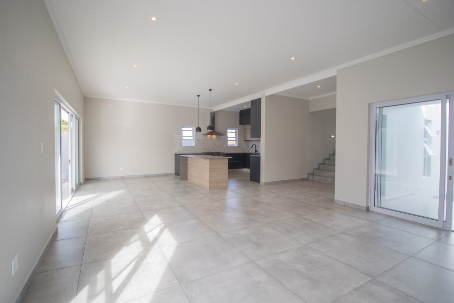 4 Bedroom Property for Sale in Yzerfontein Western Cape